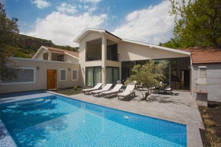 Villa Half Moon 2